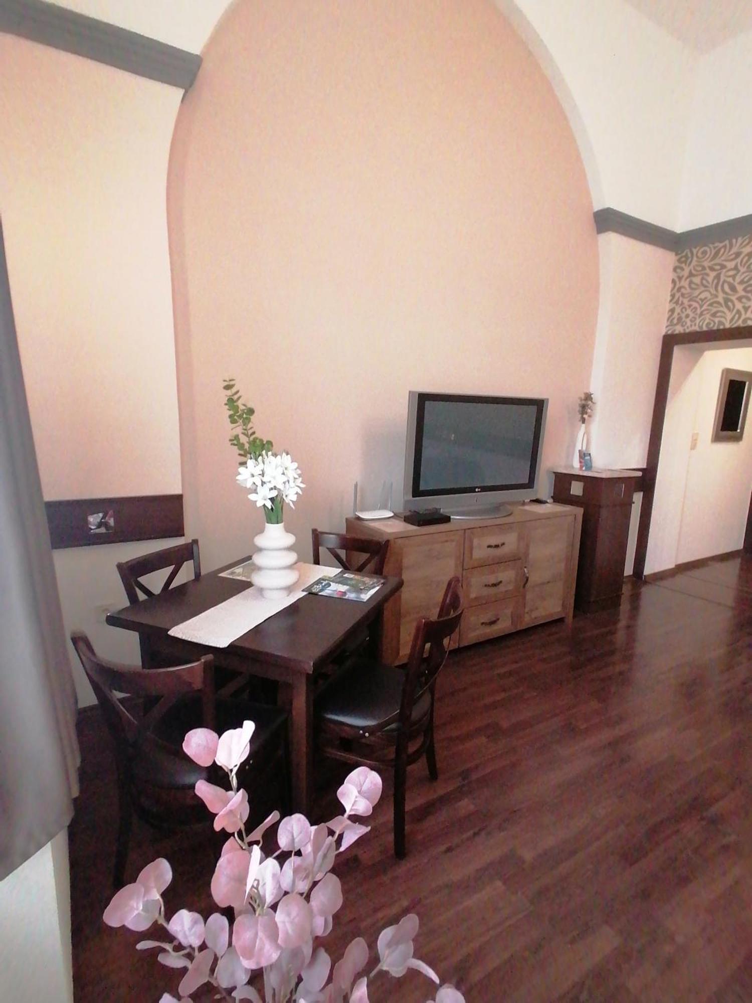 Mohacs Korona Apartman Zewnętrze zdjęcie