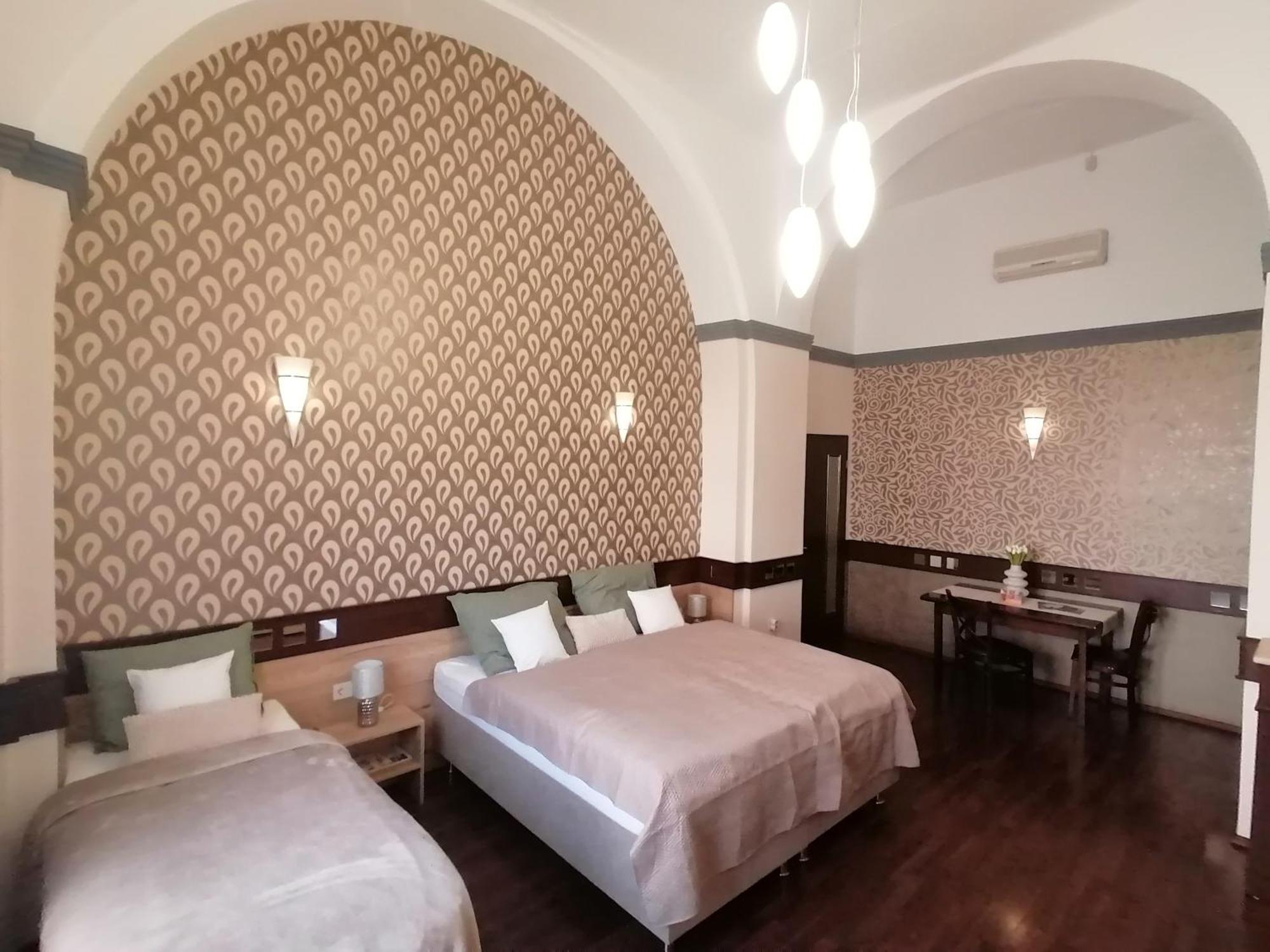 Mohacs Korona Apartman Zewnętrze zdjęcie